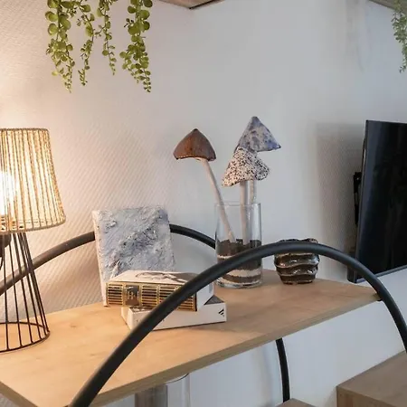 C10 2 Henri Iv Close To Film Festival/balcony-ac