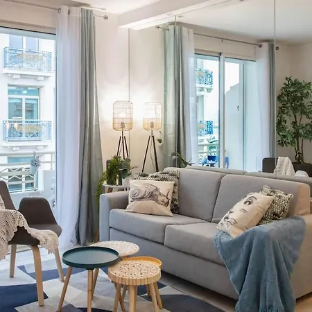 Apartment C10 2 Henri Iv Close To Film Festival/balcony-ac