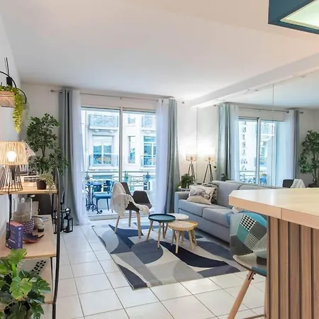 C10 2 Henri Iv Close To Film Festival/balcony-ac *