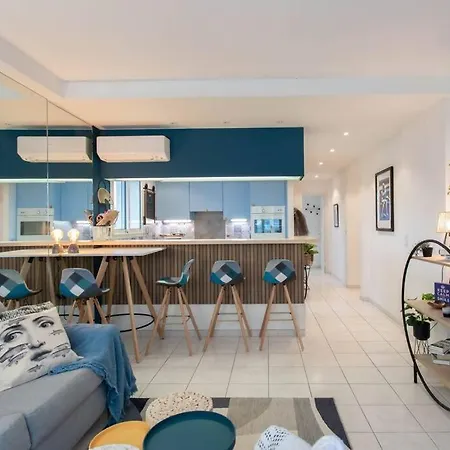 Apartment C10 2 Henri Iv Close To Film Festival/balcony-ac